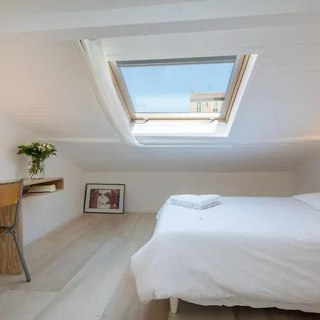 Pensión La Mansarde Du Port Familly Niza