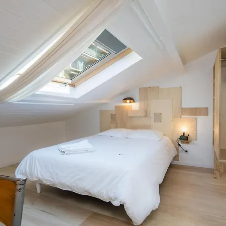 Pensión La Mansarde Du Port Familly