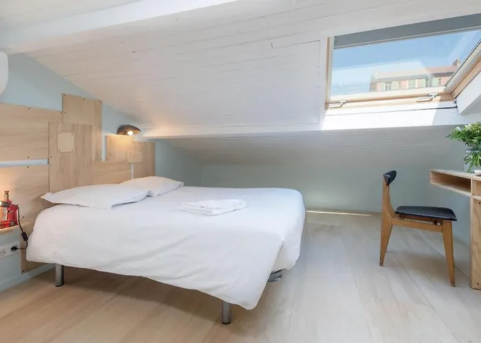 La Mansarde Du Port Familly * ニース